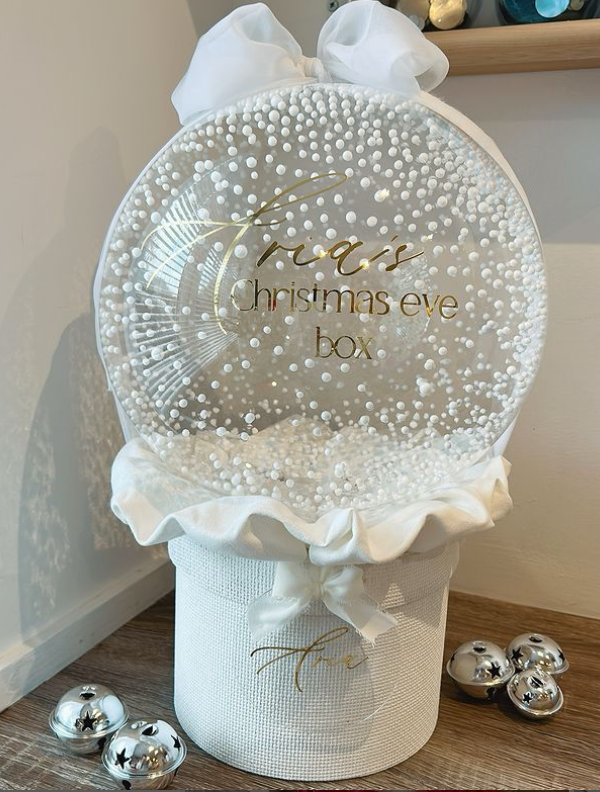 Personalised Balloon Snow white